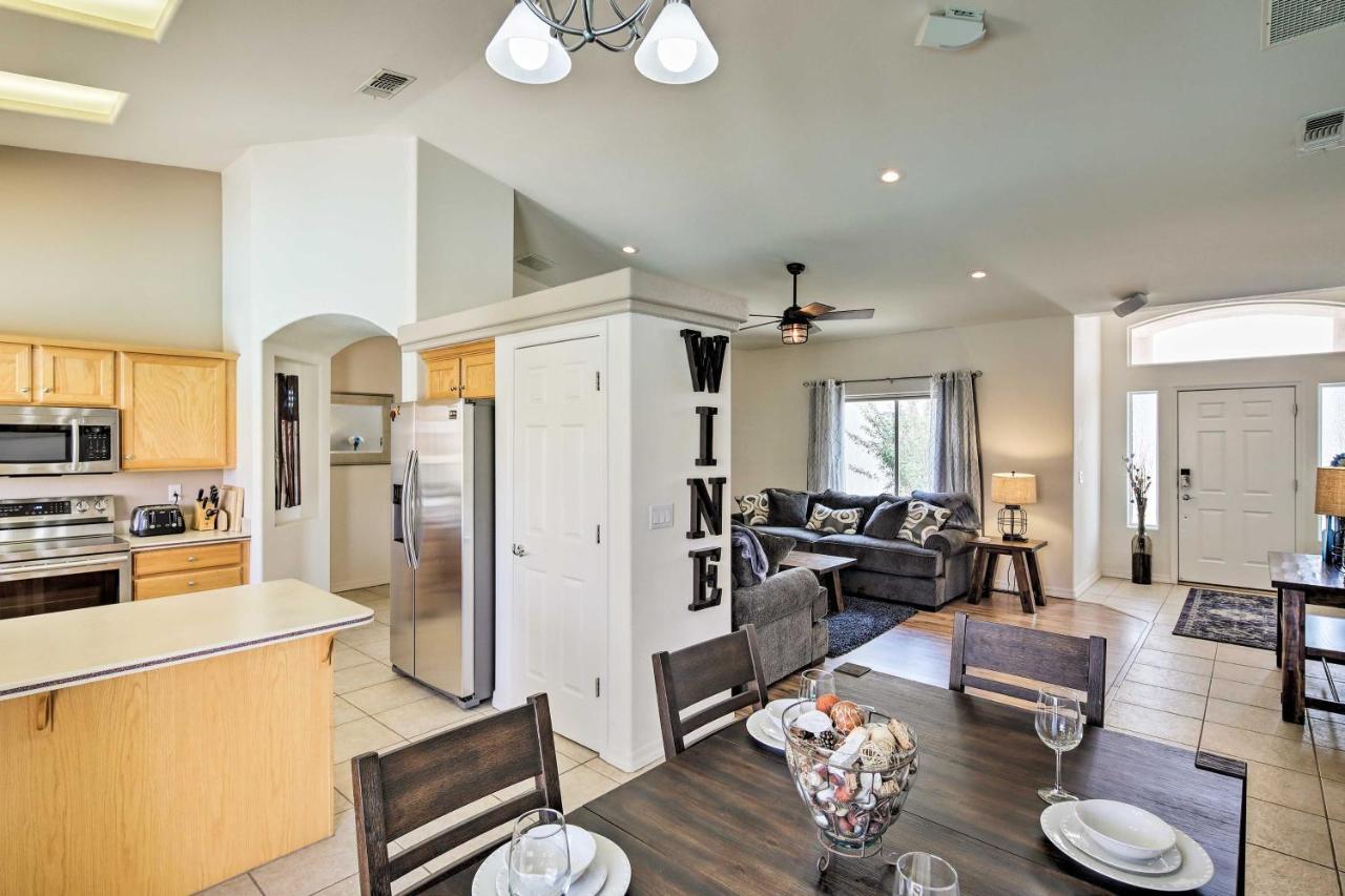 Elegant Lake Havasu Getaway With Pool - 3 Mi To Lake Lake Havasu City Esterno foto